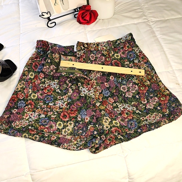 FRNCH Pants - GRNCH Paris shorts Beach Shorts Elegant Wear Resort wear Garden Bliss